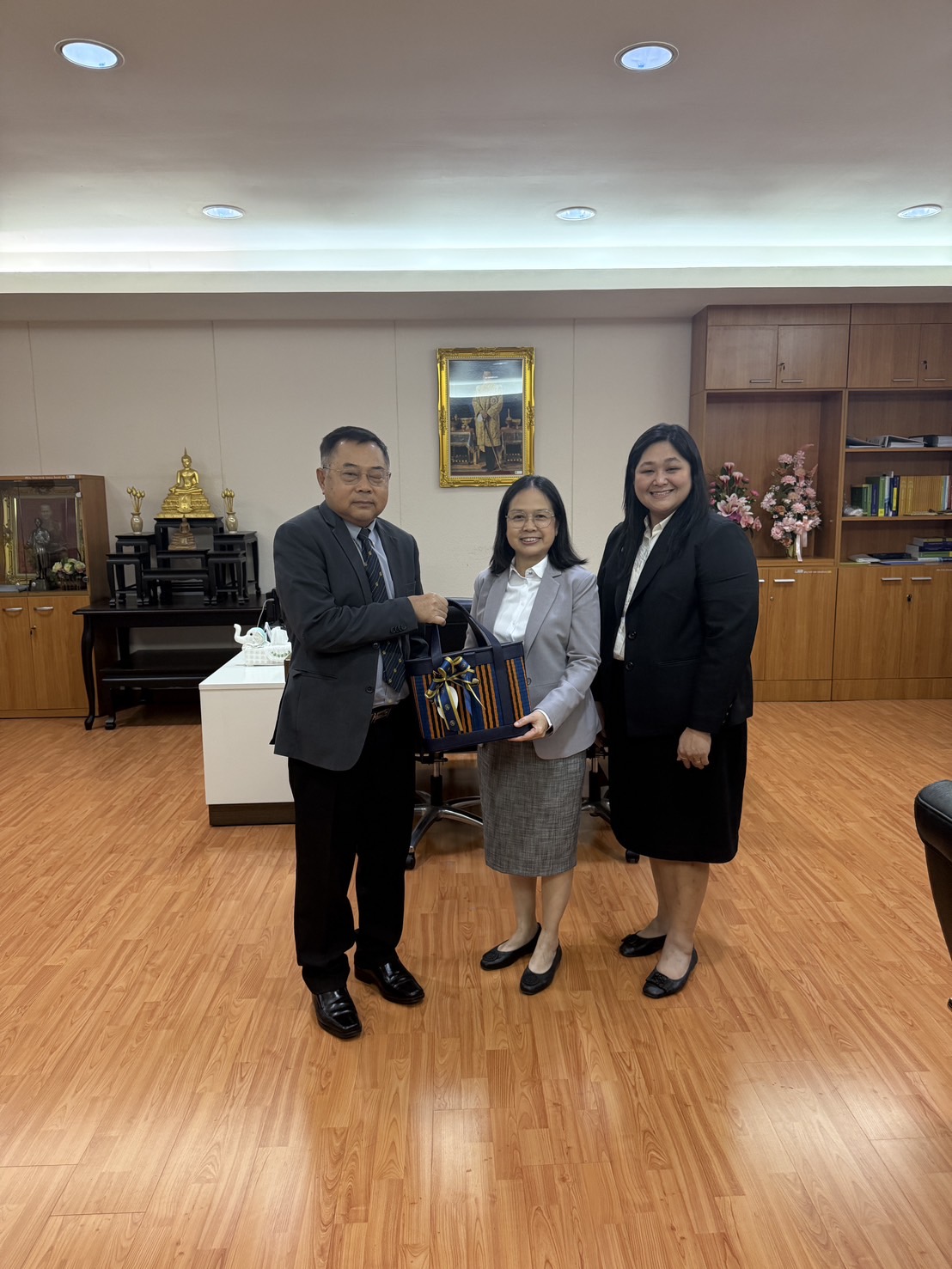 ﻿กรมบังคับคดี เข้าสวัสดีปีใหม่ พ.ศ. 2568 อธิบดีผู้พิพากษาศาลแรงงานกลาง